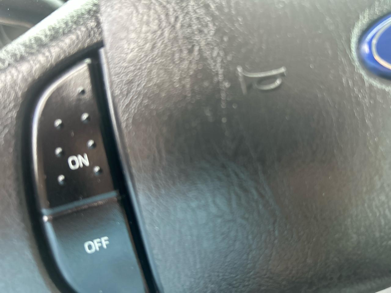 Ford Econoline Commercial Cutaway E-350 Super Duty 138" 5-Spd SRW 2012