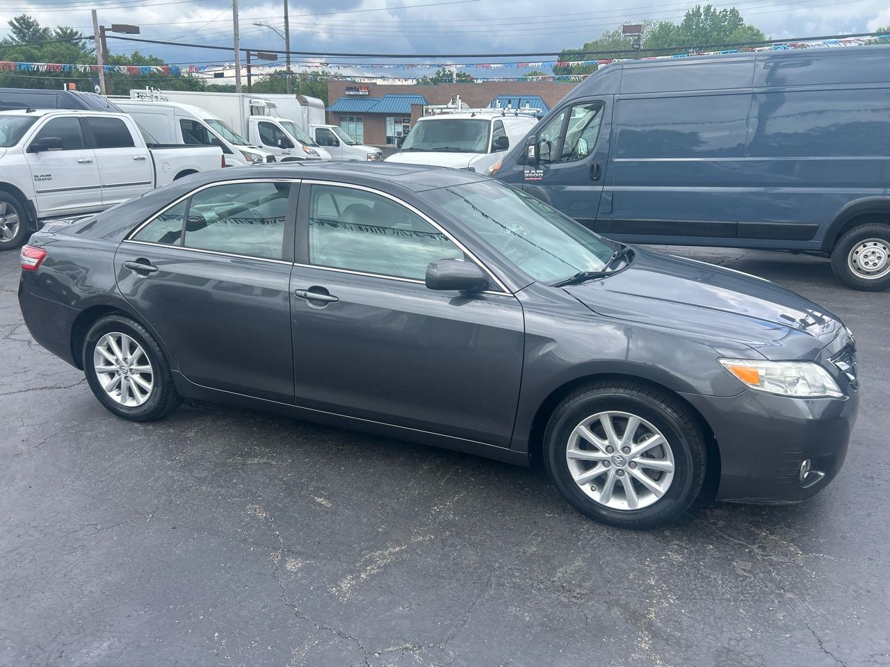 Toyota Camry 4dr Sdn I4 Man LE (Natl) 2011