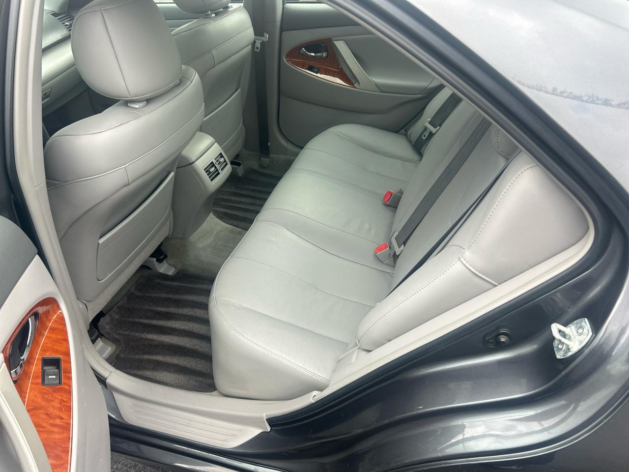 Toyota Camry 4dr Sdn I4 Man LE (Natl) 2011