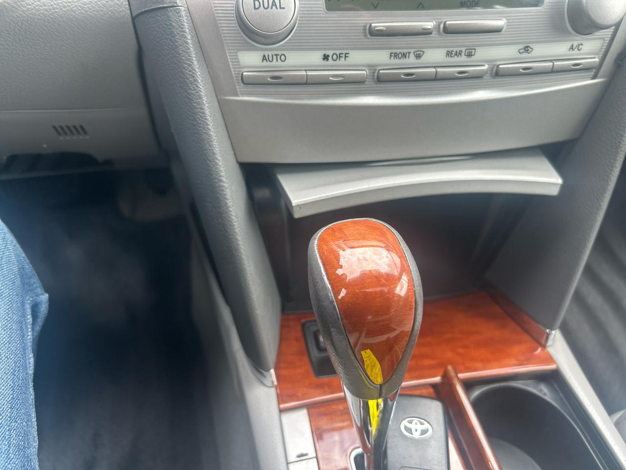 Toyota Camry 4dr Sdn I4 Man LE (Natl) 2011