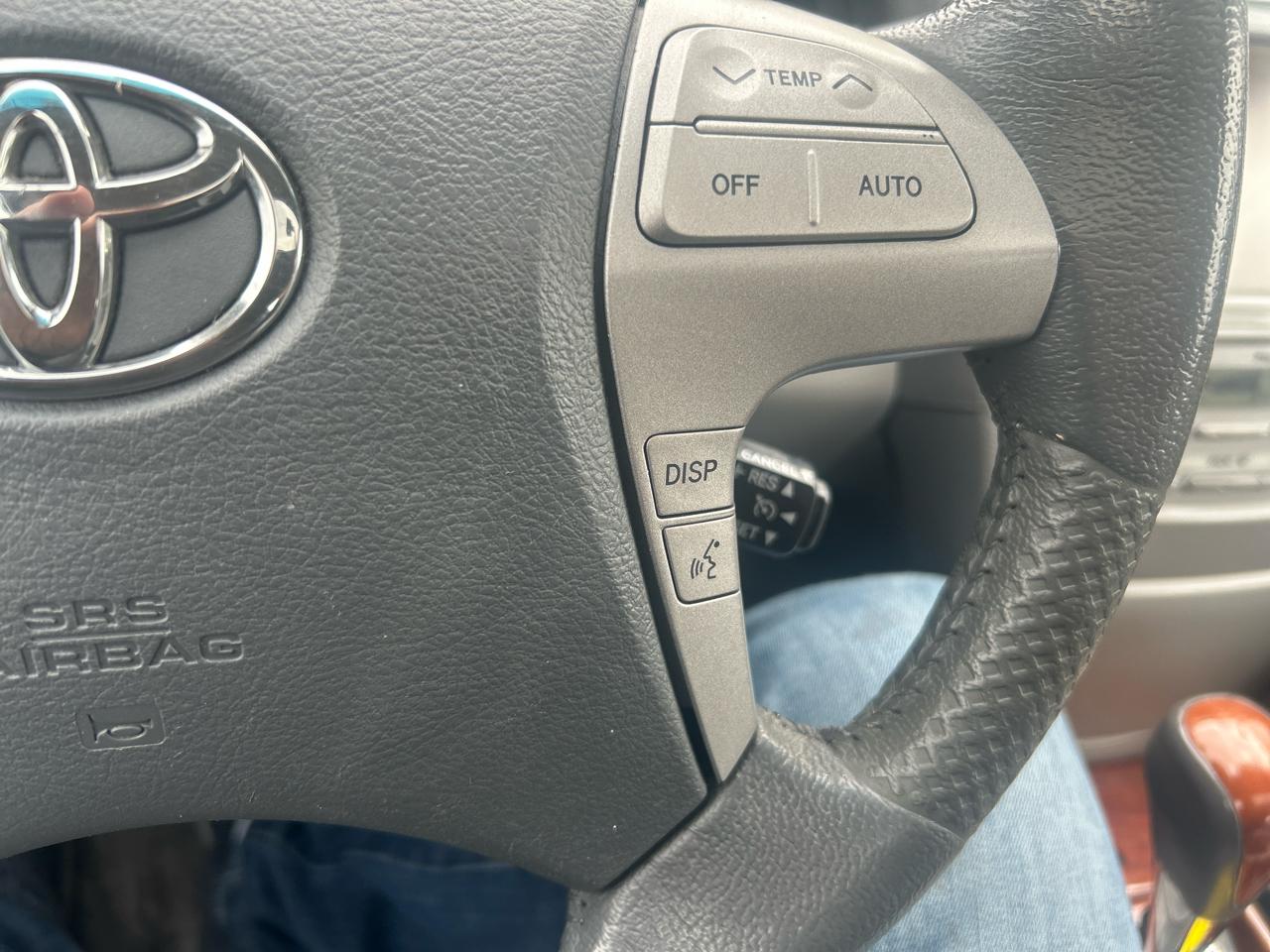 Toyota Camry 4dr Sdn I4 Man LE (Natl) 2011