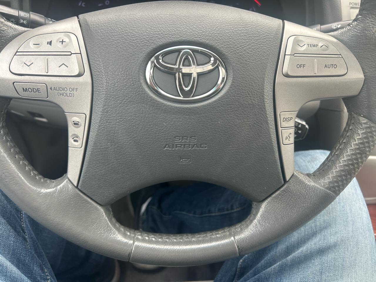 Toyota Camry 4dr Sdn I4 Man LE (Natl) 2011