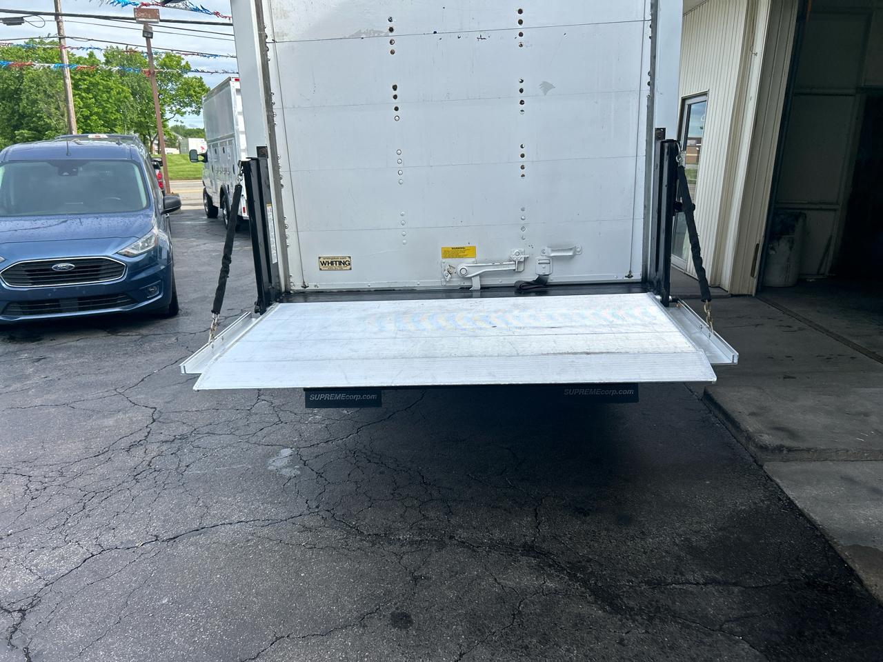 Chevrolet Express Commercial Cutaway 3500 Van 139" 2015