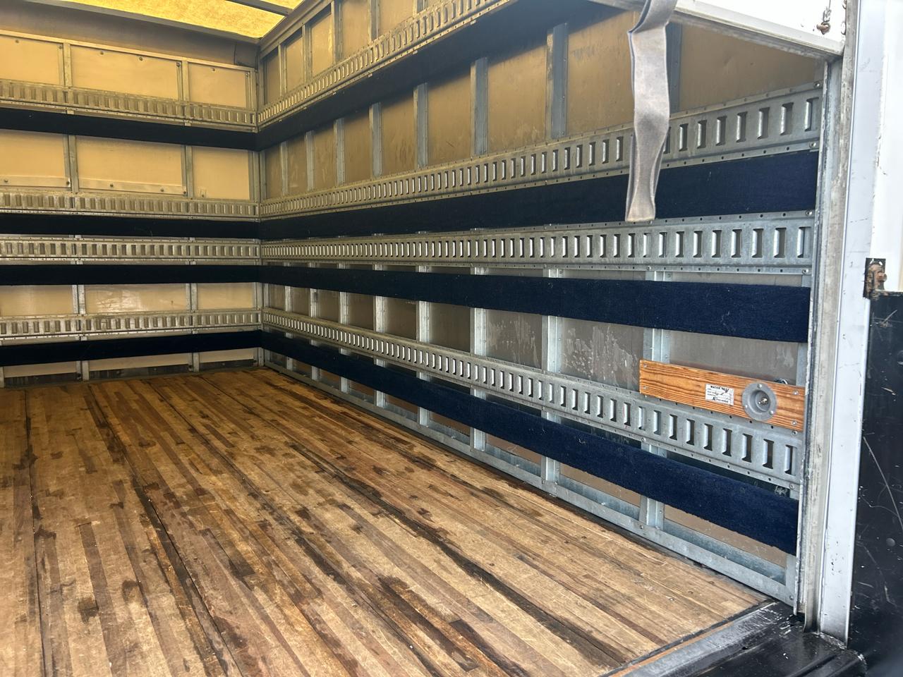 Chevrolet Express Commercial Cutaway 3500 Van 139" 2015
