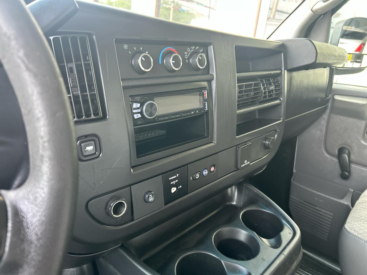 Chevrolet Express Commercial Cutaway 3500 Van 139" 2015