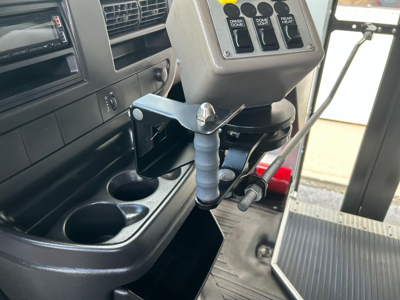 Chevrolet Express Commercial Cutaway RWD 3500 139" WB Work Van 2011