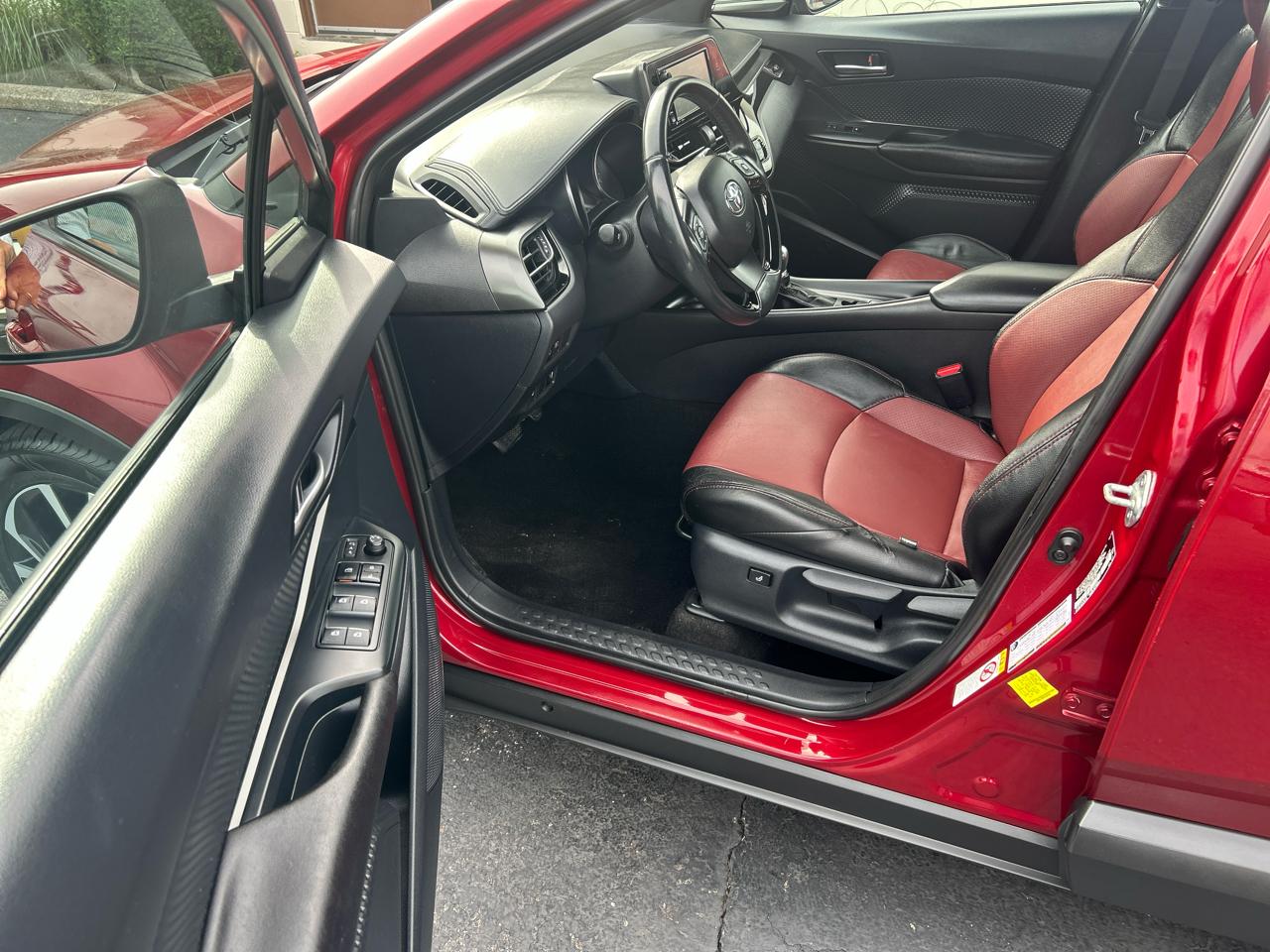 Toyota C-HR XLE FWD (Natl) 2018
