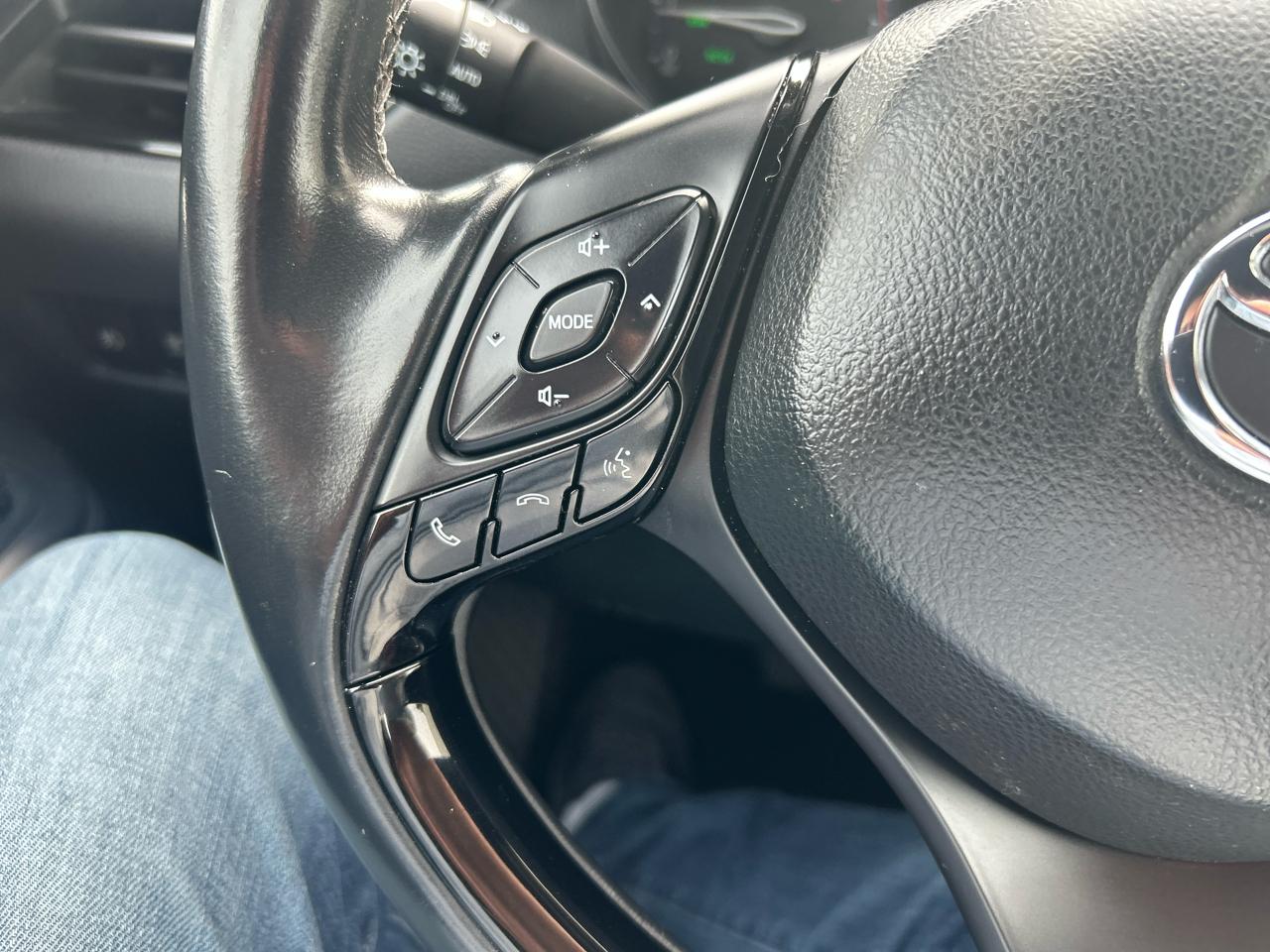 Toyota C-HR XLE FWD (Natl) 2018
