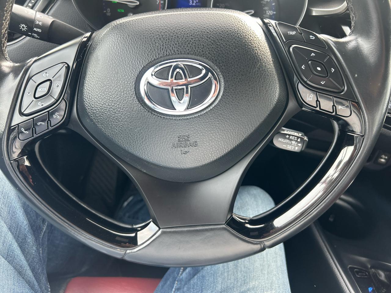 Toyota C-HR XLE FWD (Natl) 2018
