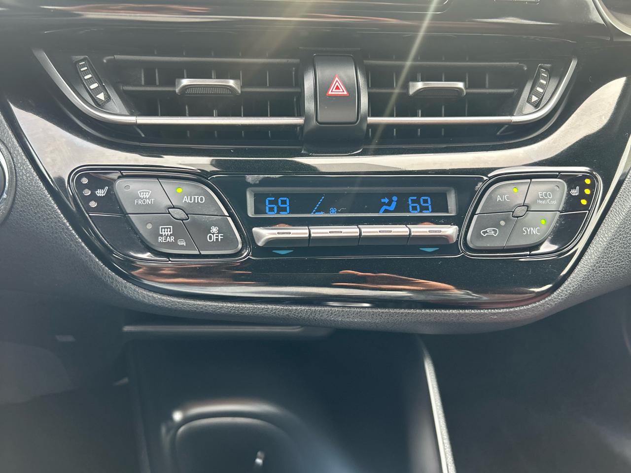 Toyota C-HR XLE FWD (Natl) 2018