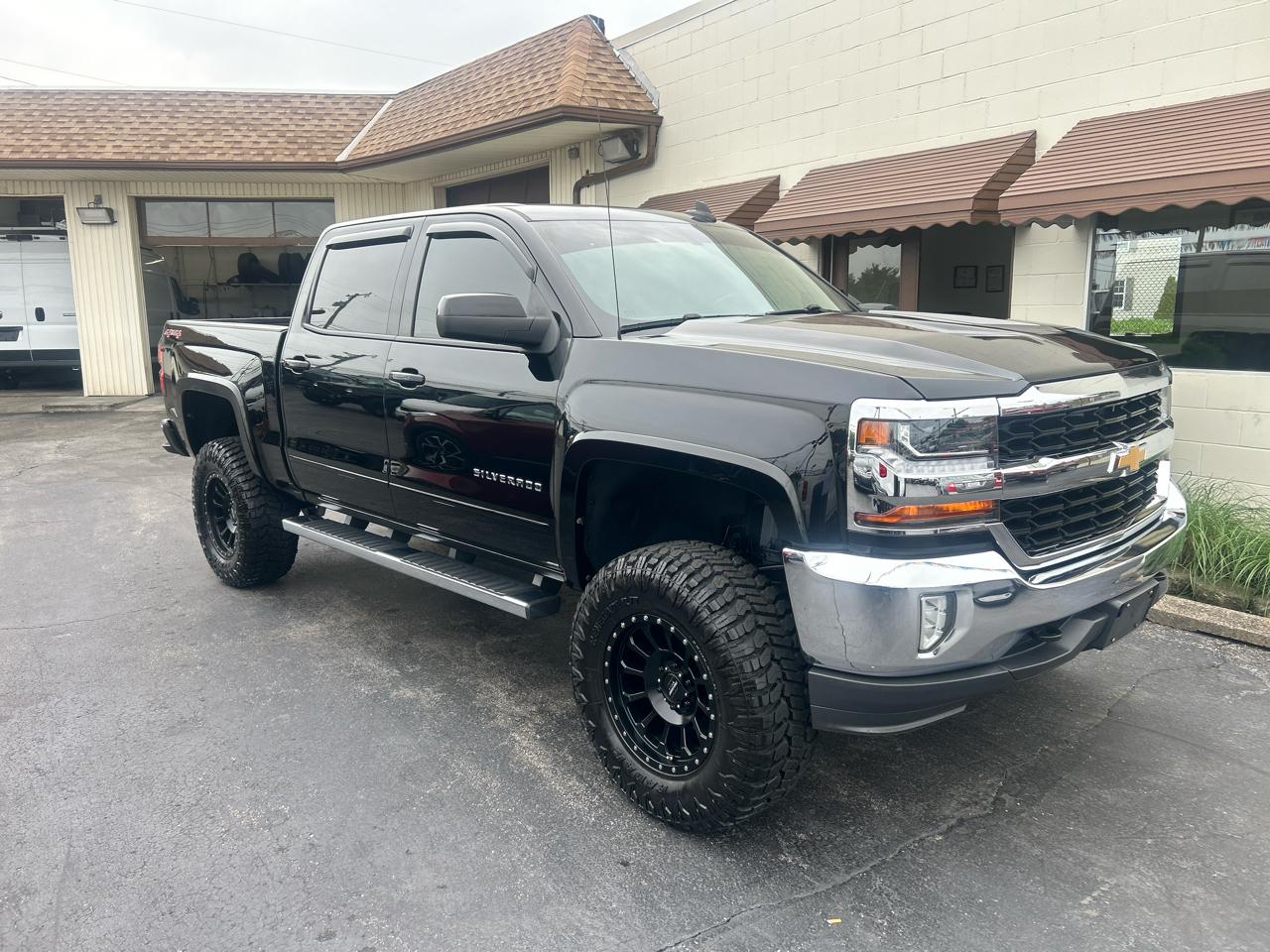Chevrolet Silverado 1500 4WD Crew Cab 143.5" LT w/1LT 2017