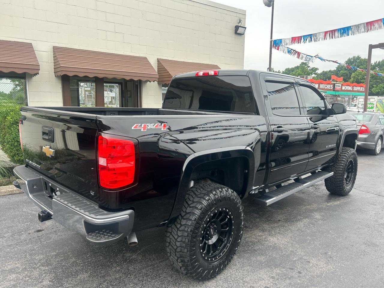 Chevrolet Silverado 1500 4WD Crew Cab 143.5" LT w/1LT 2017