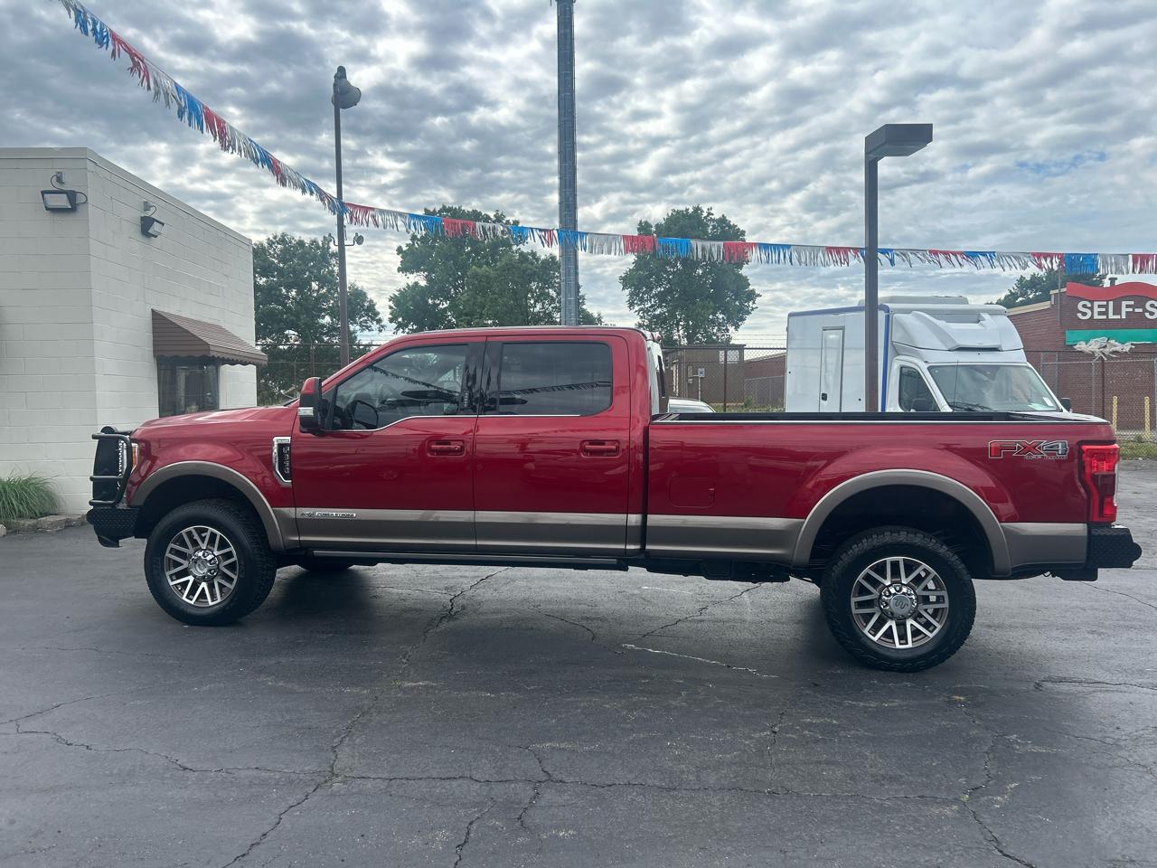 Ford Super Duty F-350 SRW King Ranch 4WD Crew Cab 8' Box 2018