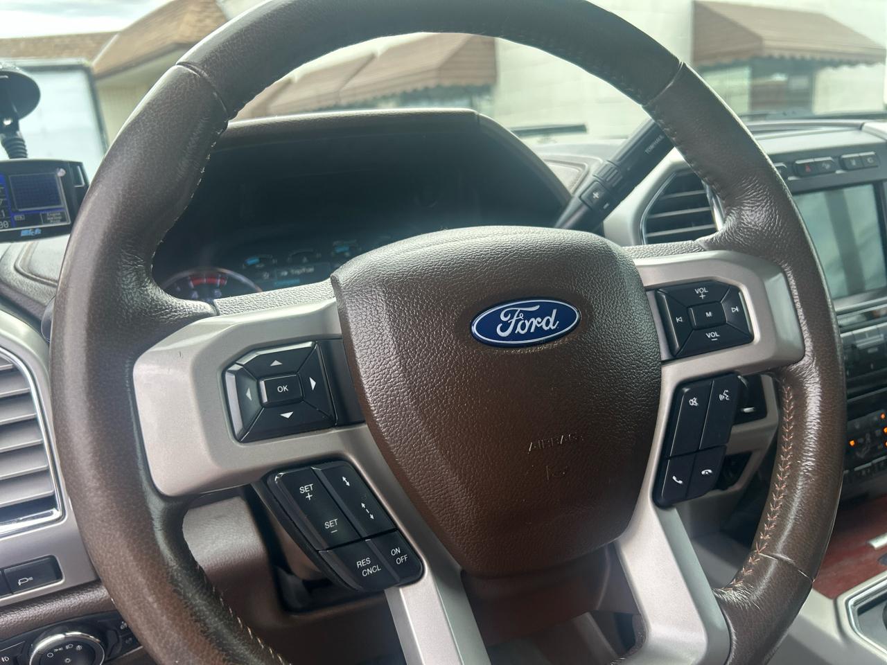 Ford Super Duty F-350 SRW King Ranch 4WD Crew Cab 8' Box 2018