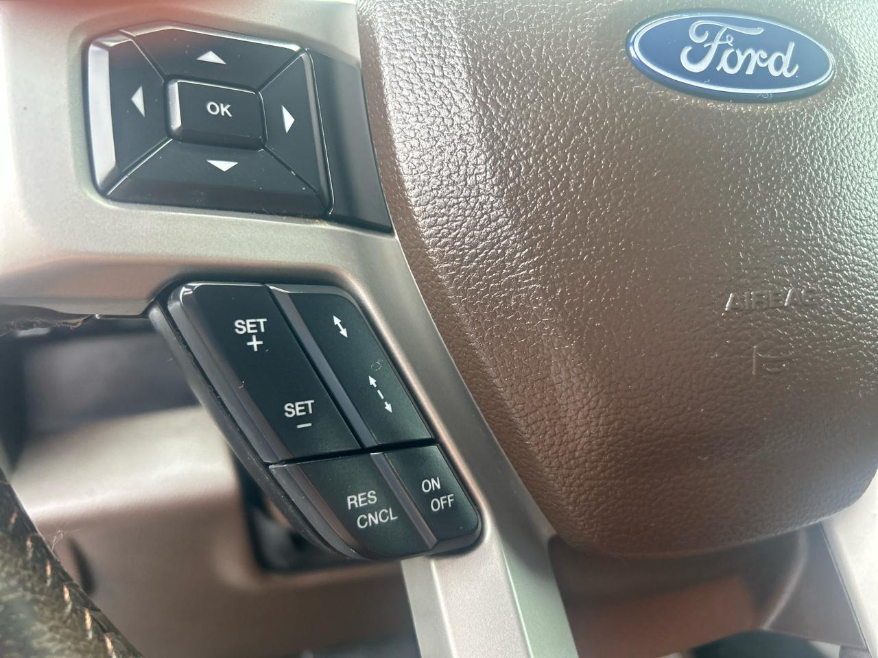 Ford Super Duty F-350 SRW King Ranch 4WD Crew Cab 8' Box 2018