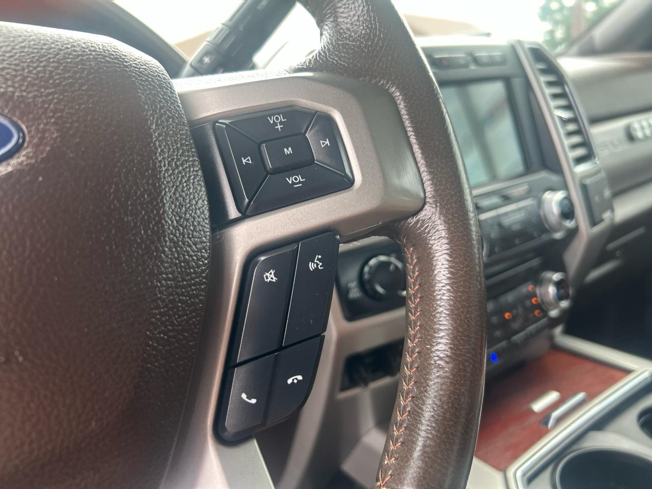Ford Super Duty F-350 SRW King Ranch 4WD Crew Cab 8' Box 2018