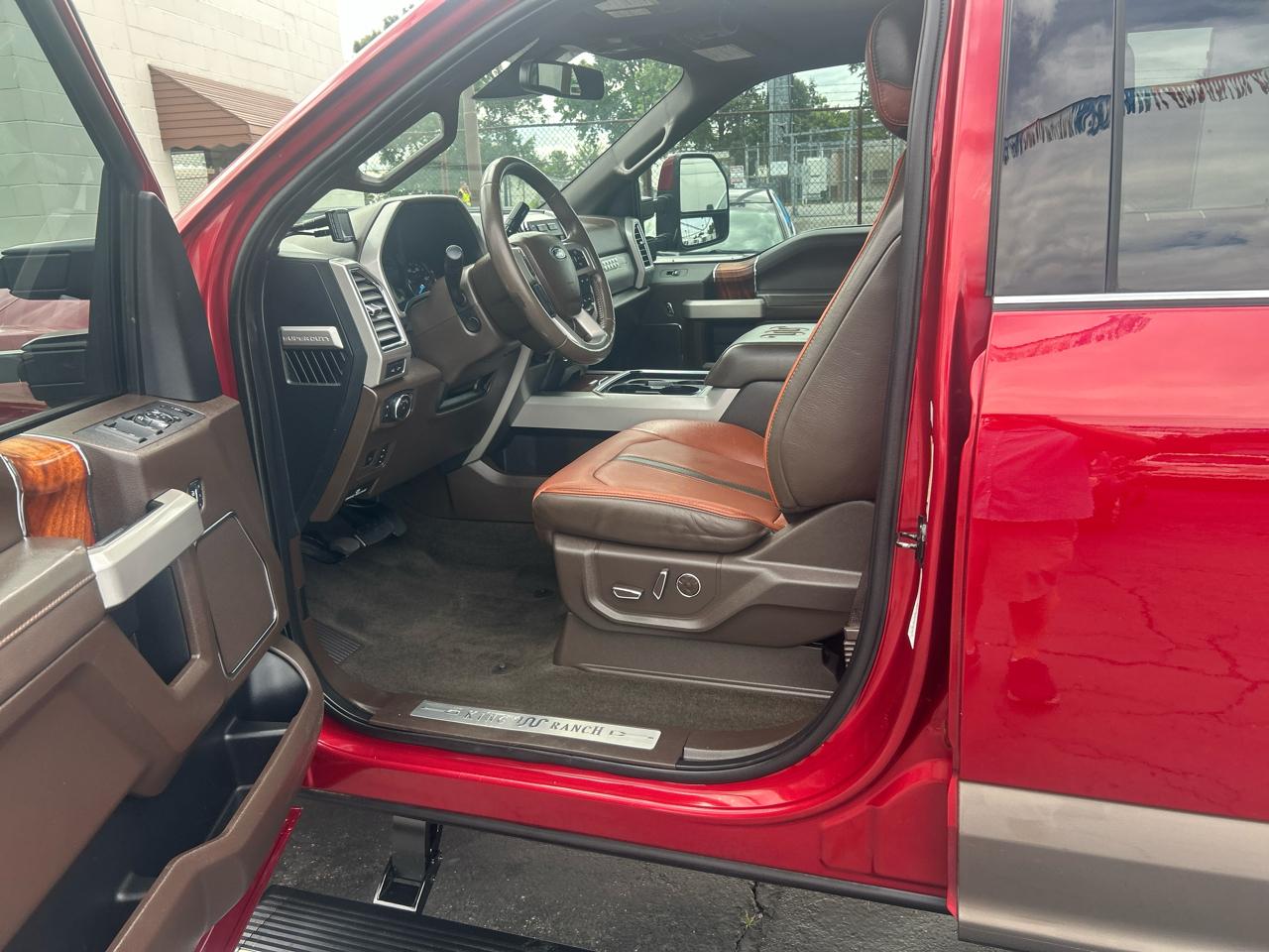 Ford Super Duty F-350 SRW King Ranch 4WD Crew Cab 8' Box 2018