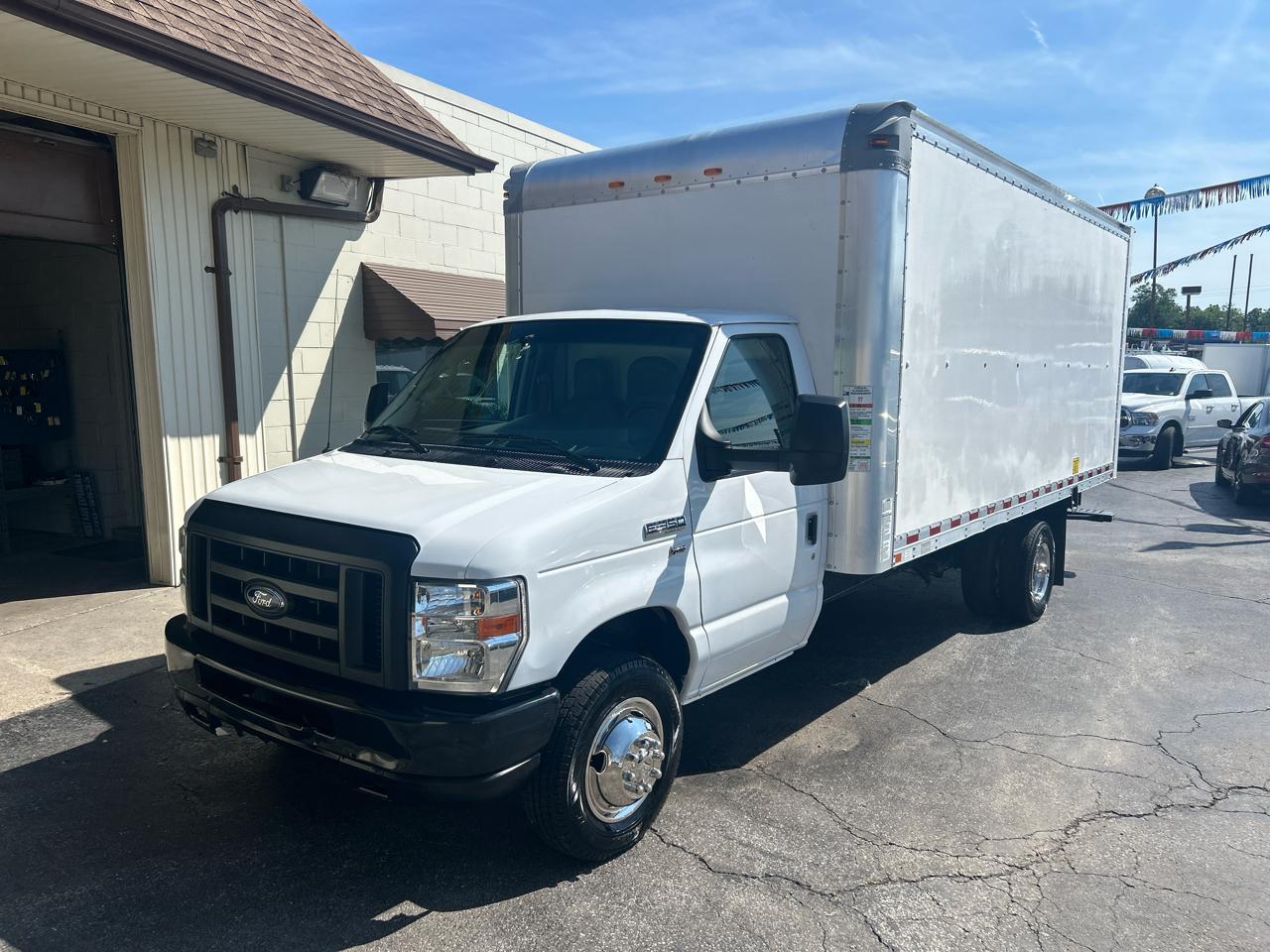 Ford E-Series Cutaway E-350 SRW 138" WB 2019