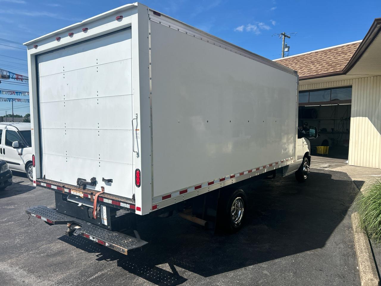 Ford E-Series Cutaway E-350 SRW 138" WB 2019