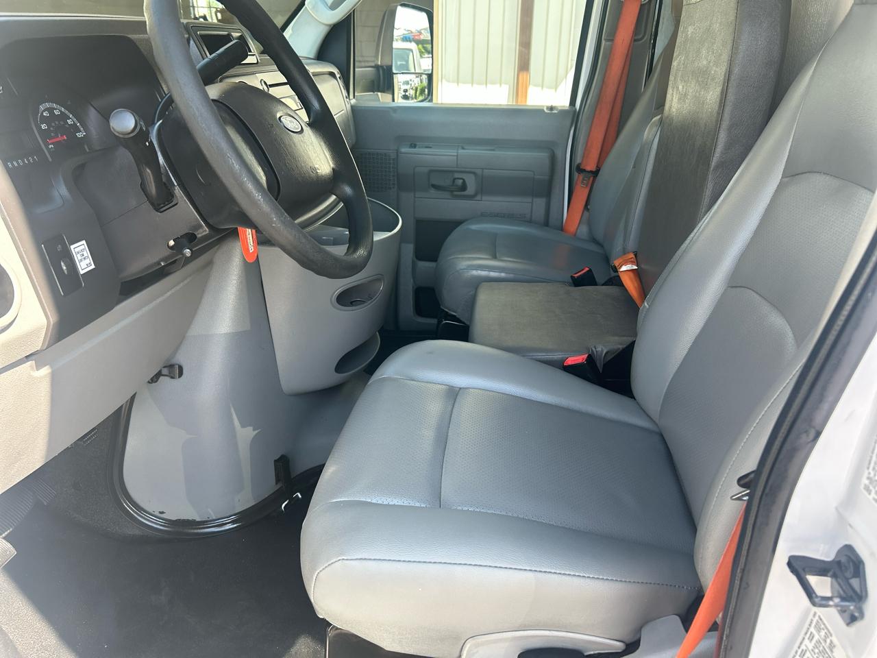 Ford E-Series Cutaway E-350 SRW 138" WB 2019
