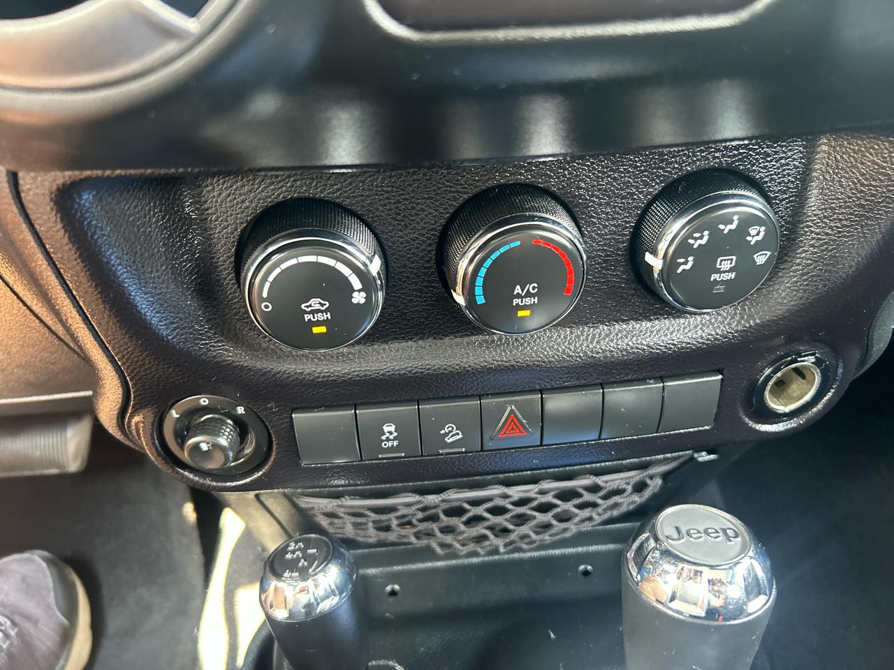 Jeep Wrangler Unlimited 4WD 4dr Sport 2016
