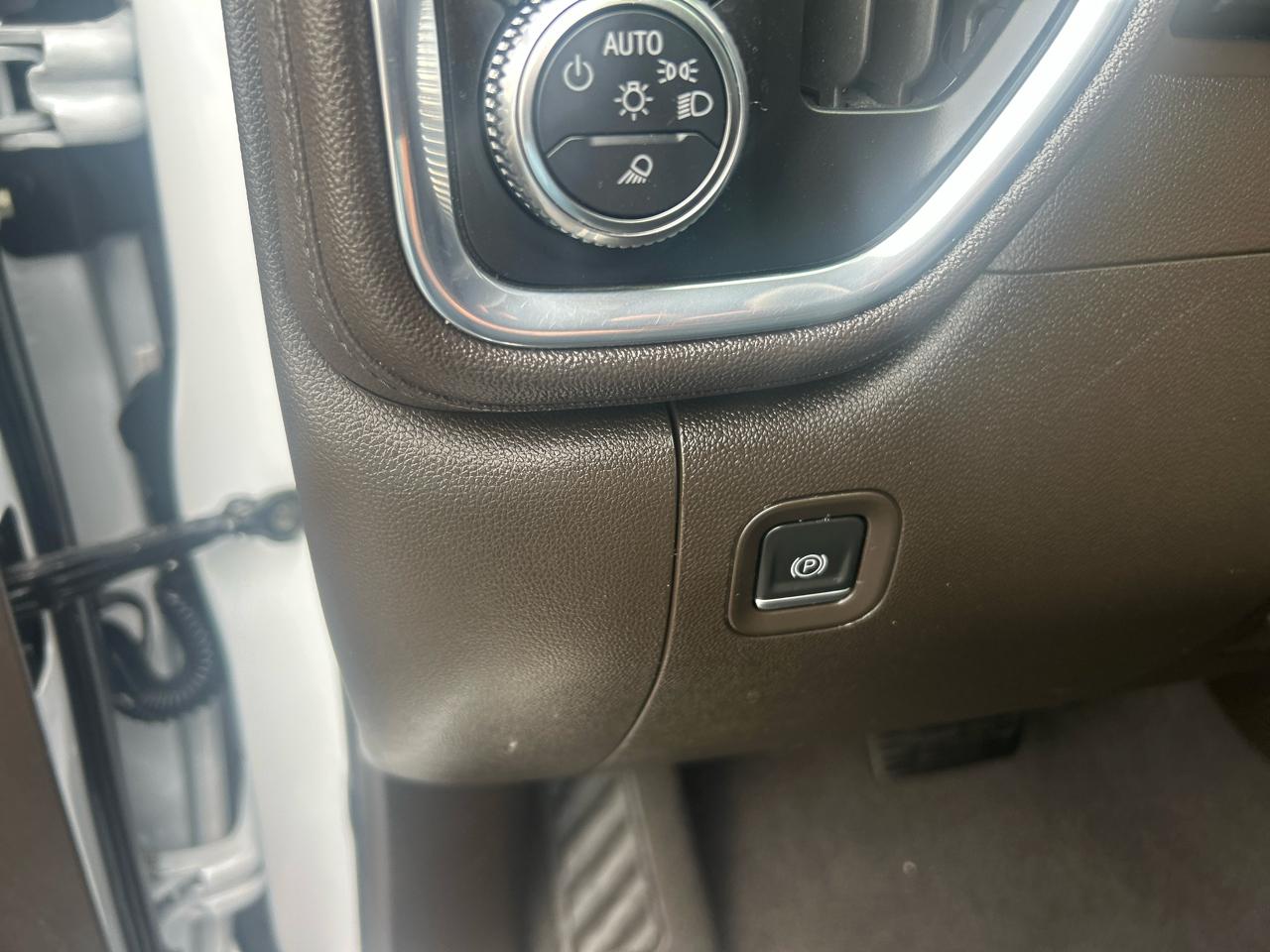 GMC Sierra 3500HD 4WD Crew Cab 172" Denali 2023