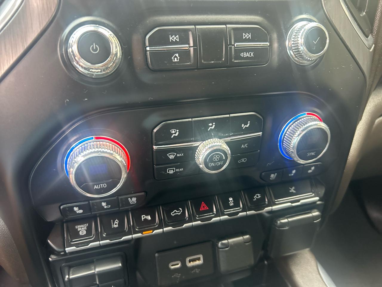GMC Sierra 3500HD 4WD Crew Cab 172" Denali 2023