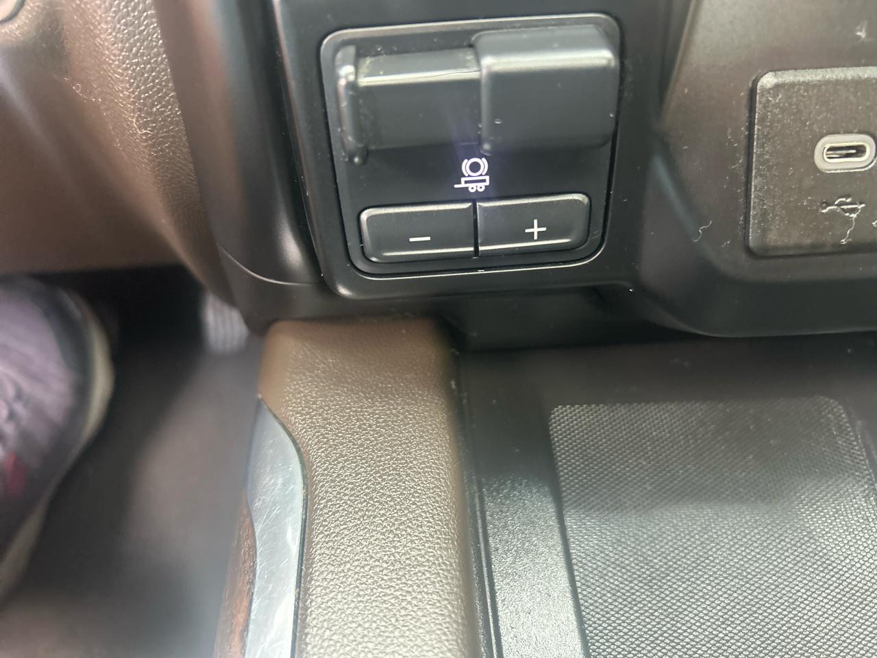 GMC Sierra 3500HD 4WD Crew Cab 172" Denali 2023