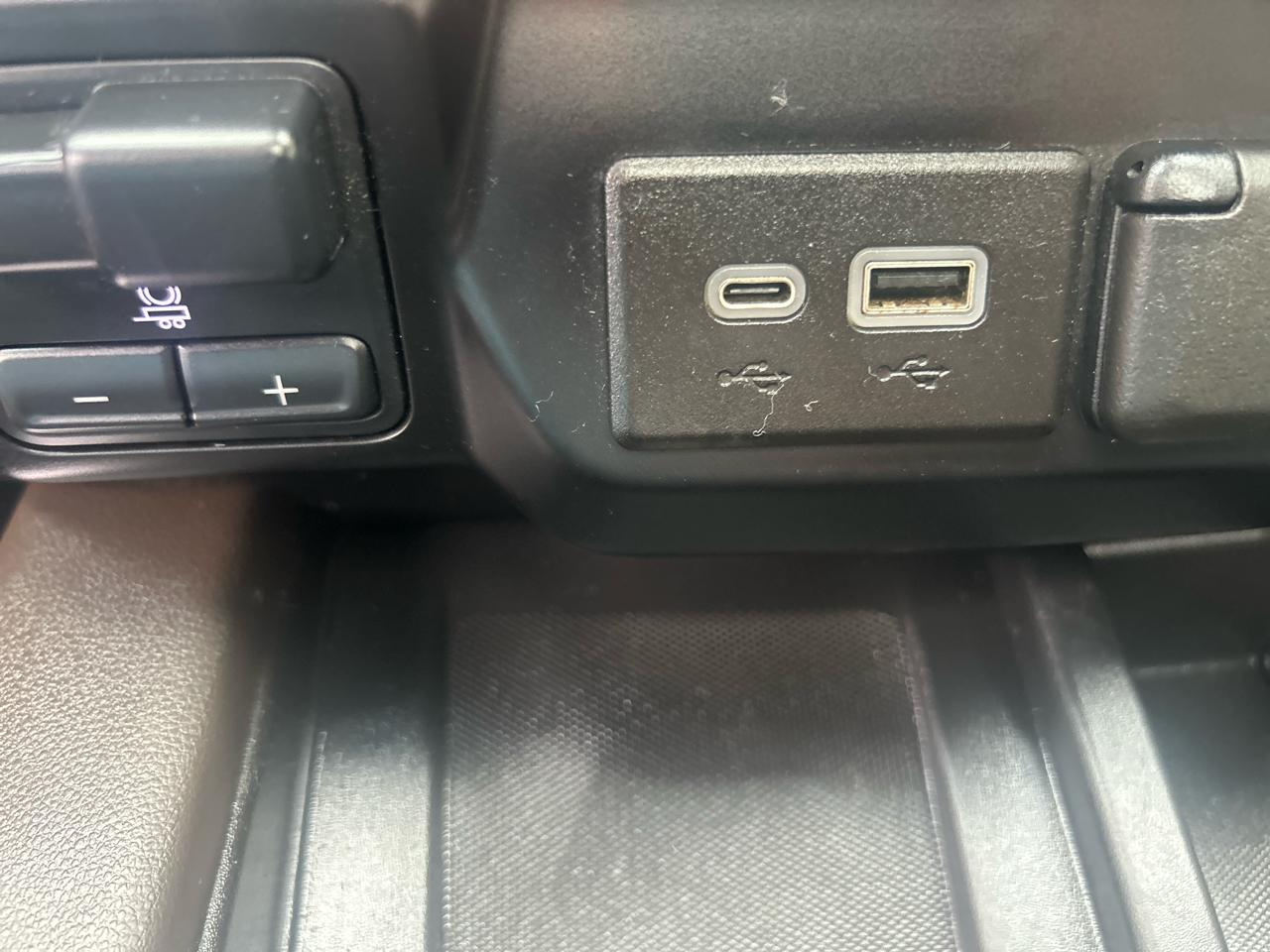 GMC Sierra 3500HD 4WD Crew Cab 172" Denali 2023