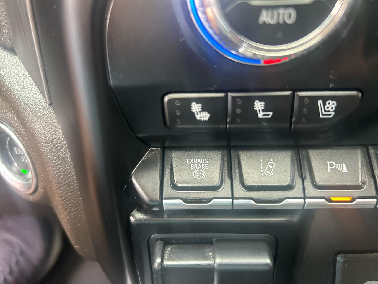 GMC Sierra 3500HD 4WD Crew Cab 172" Denali 2023