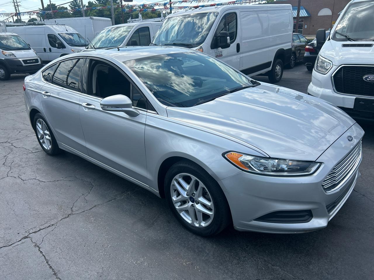 Ford Fusion 4dr Sdn SE FWD 2016