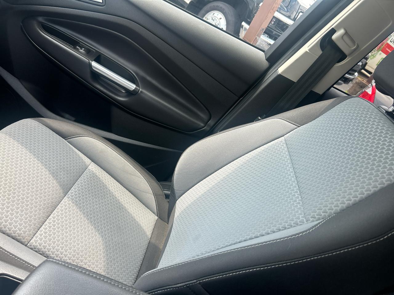 Ford Escape SE FWD 2017