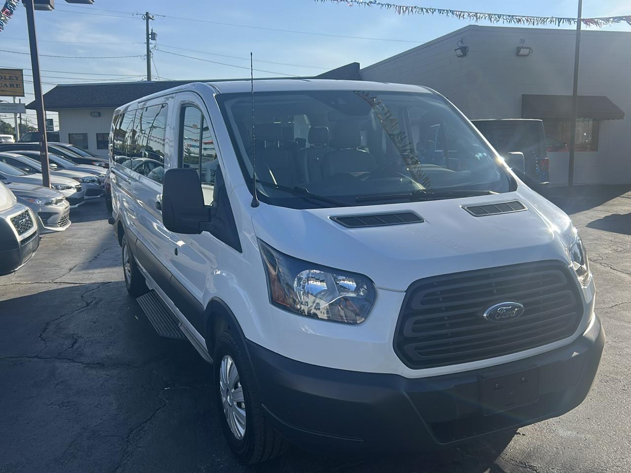 Ford Transit Passenger Wagon T-350 148" Low Roof XLT Sliding RH Dr 2018