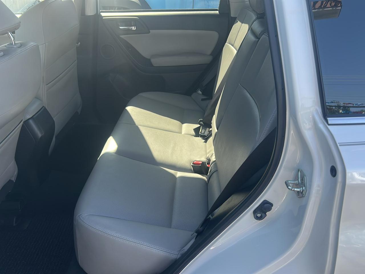 Subaru Forester 4dr CVT 2.5i Limited PZEV 2015