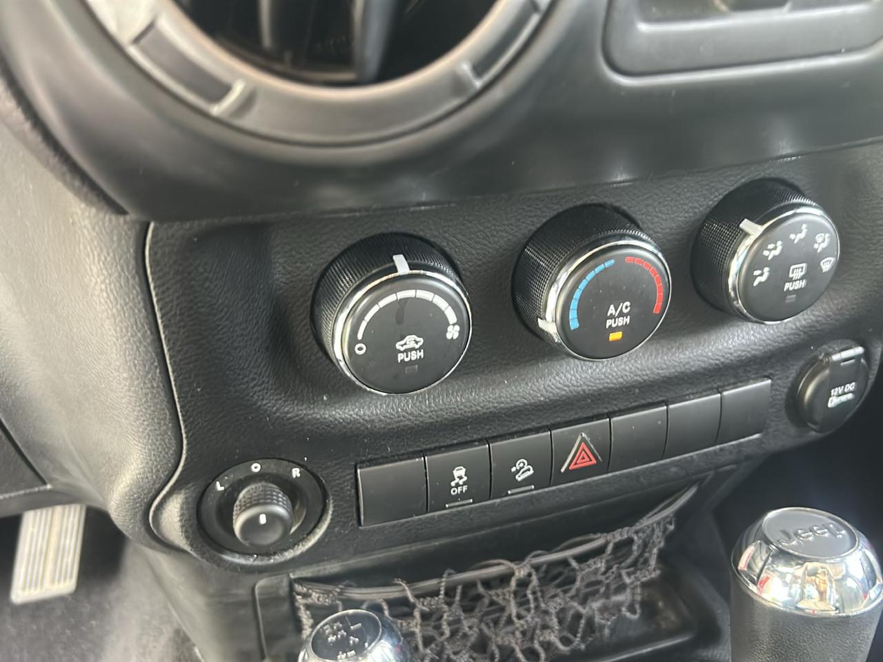 Jeep Wrangler Unlimited 4WD 4dr Sport 2014