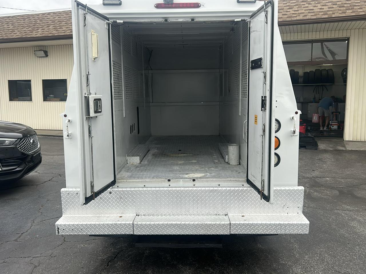 Freightliner Sprinter Chassis-Cabs 2WD Reg Cab 144" WB 2016