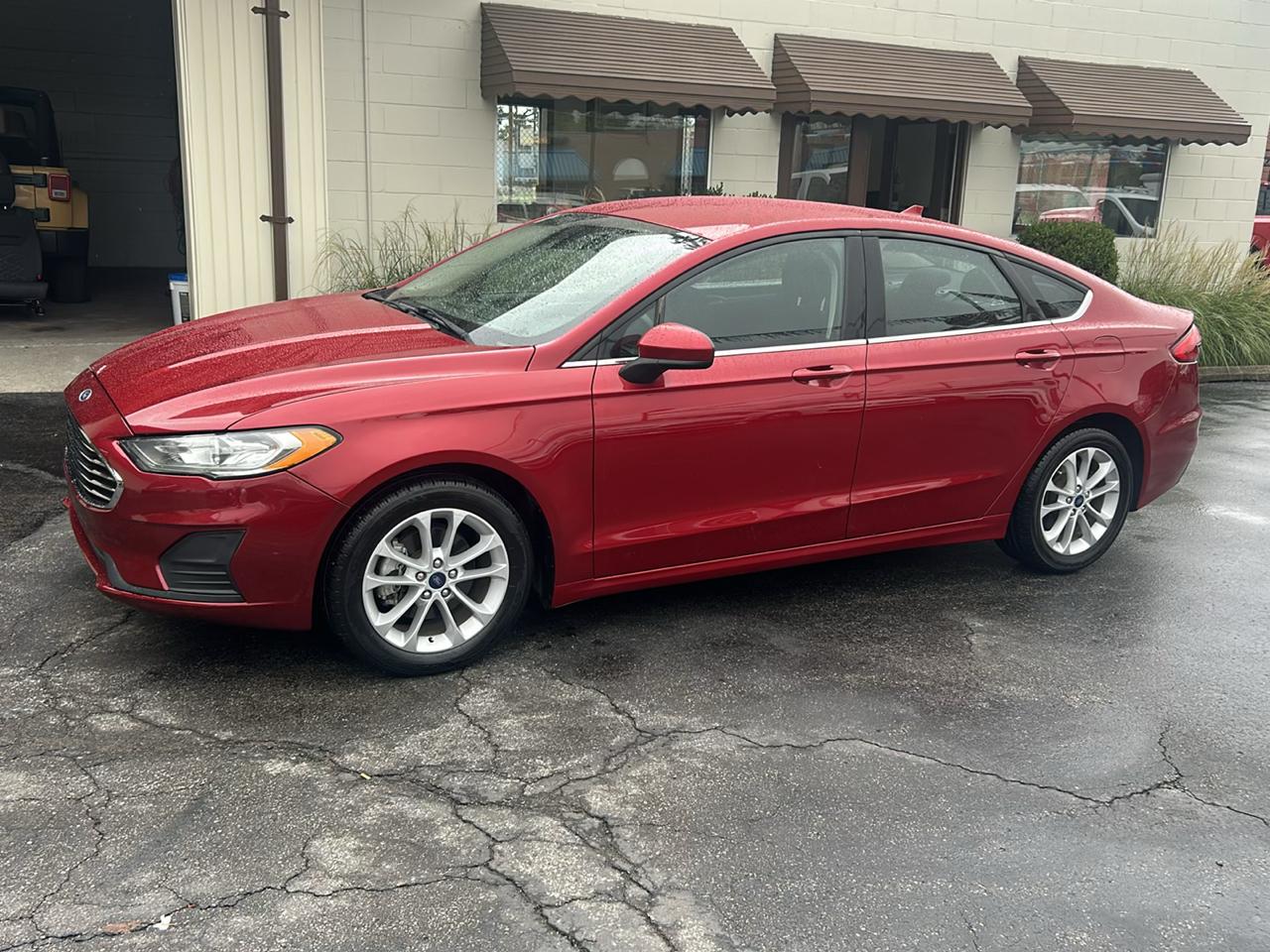 Ford Fusion SE FWD 2020