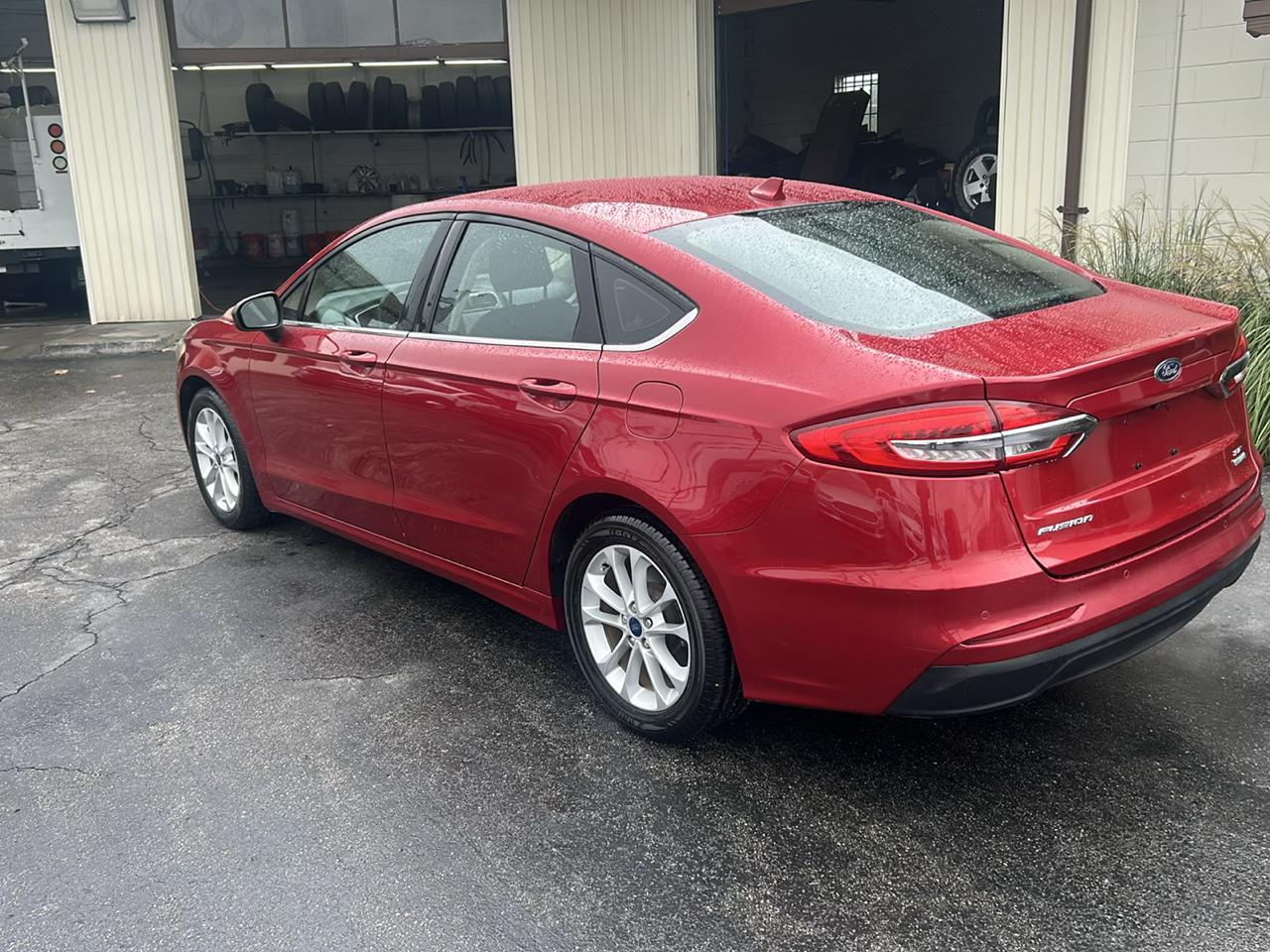 Ford Fusion SE FWD 2020