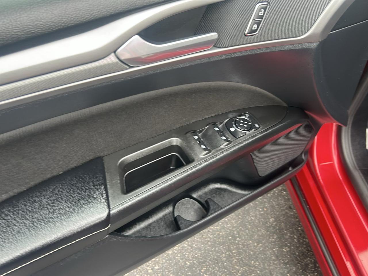 Ford Fusion SE FWD 2020