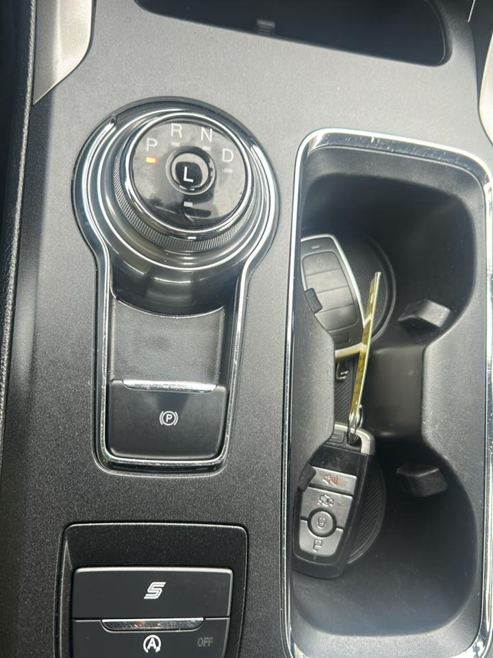 Ford Fusion SE FWD 2020