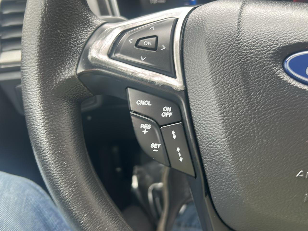 Ford Fusion SE FWD 2020
