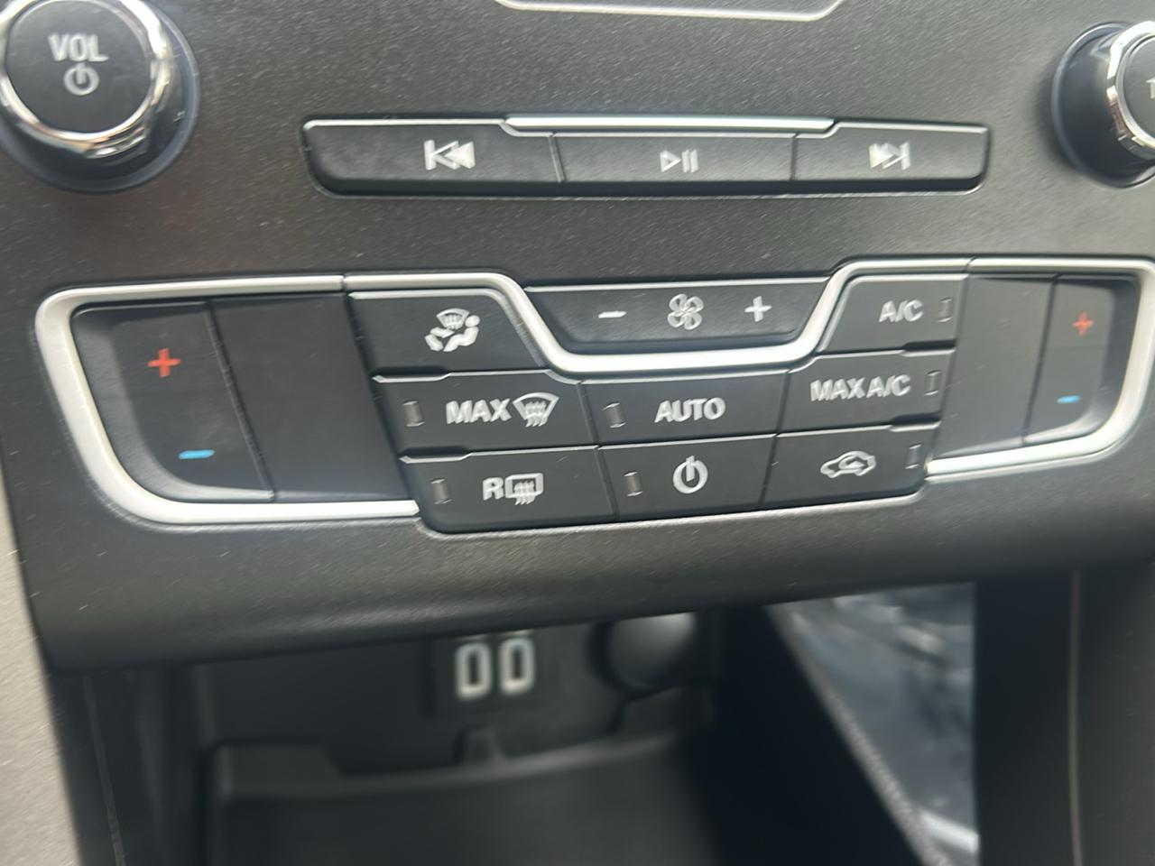Ford Fusion SE FWD 2020