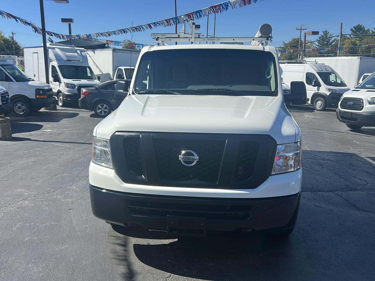 Nissan NV Cargo NV2500 HD Standard Roof V6 SV 2021