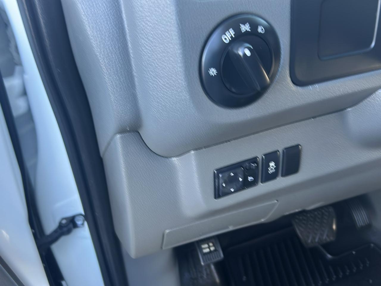 Nissan NV Cargo NV2500 HD Standard Roof V6 SV 2021