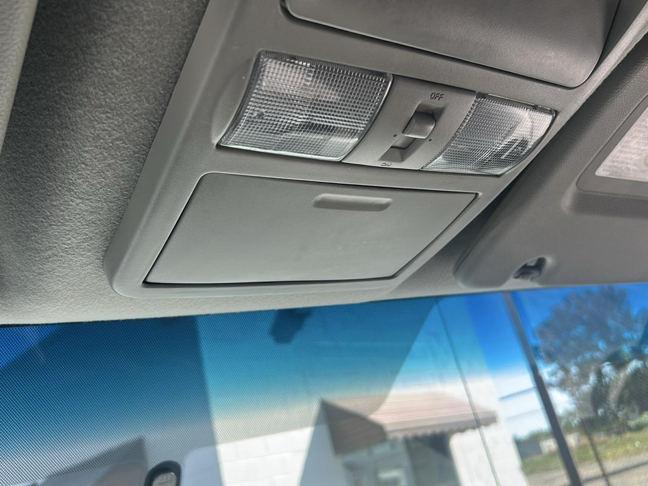 Nissan NV Cargo NV2500 HD Standard Roof V6 SV 2021