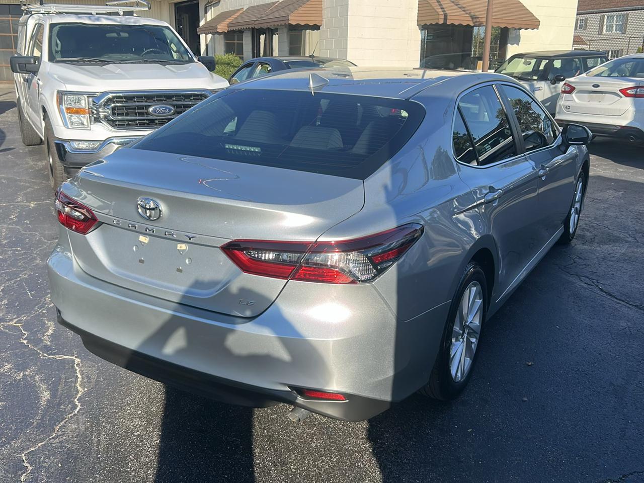 Toyota Camry LE Auto (Natl) 2022