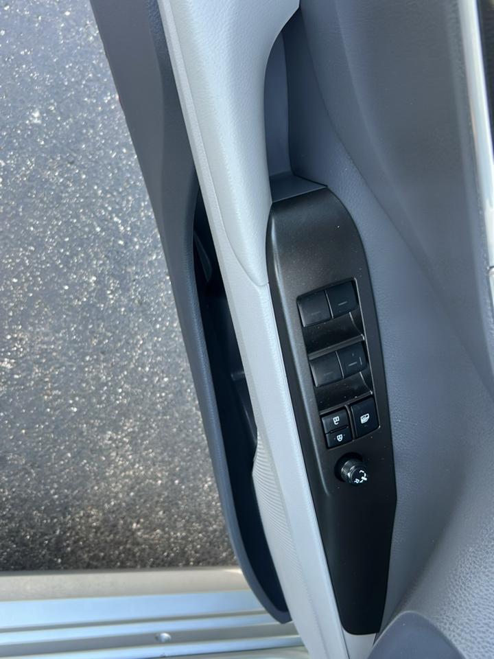 Toyota Camry LE Auto (Natl) 2022