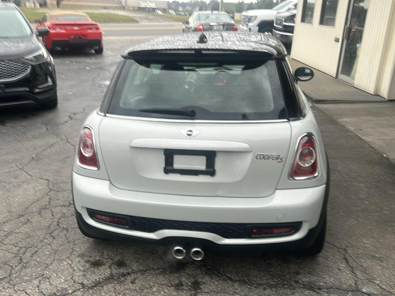 MINI Cooper Hardtop 2dr Cpe S 2011