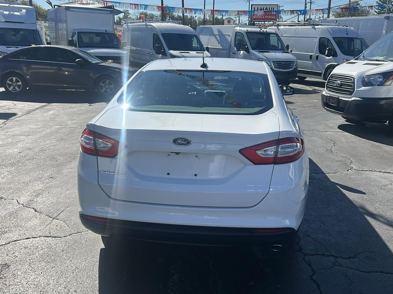 Ford Fusion 4dr Sdn S FWD 2016