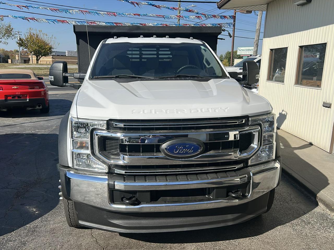 Ford Super Duty F-550 DRW XLT 4WD Reg Cab 145" WB 60" CA 2022